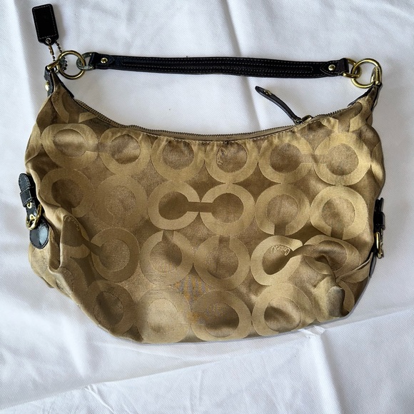 Tan genuine coach brand handbag. - Picture 7 of 7